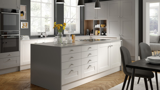 Nouveau White Light Grey