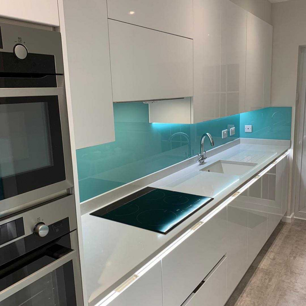 L Shaped Kitchens Bold Backsplash