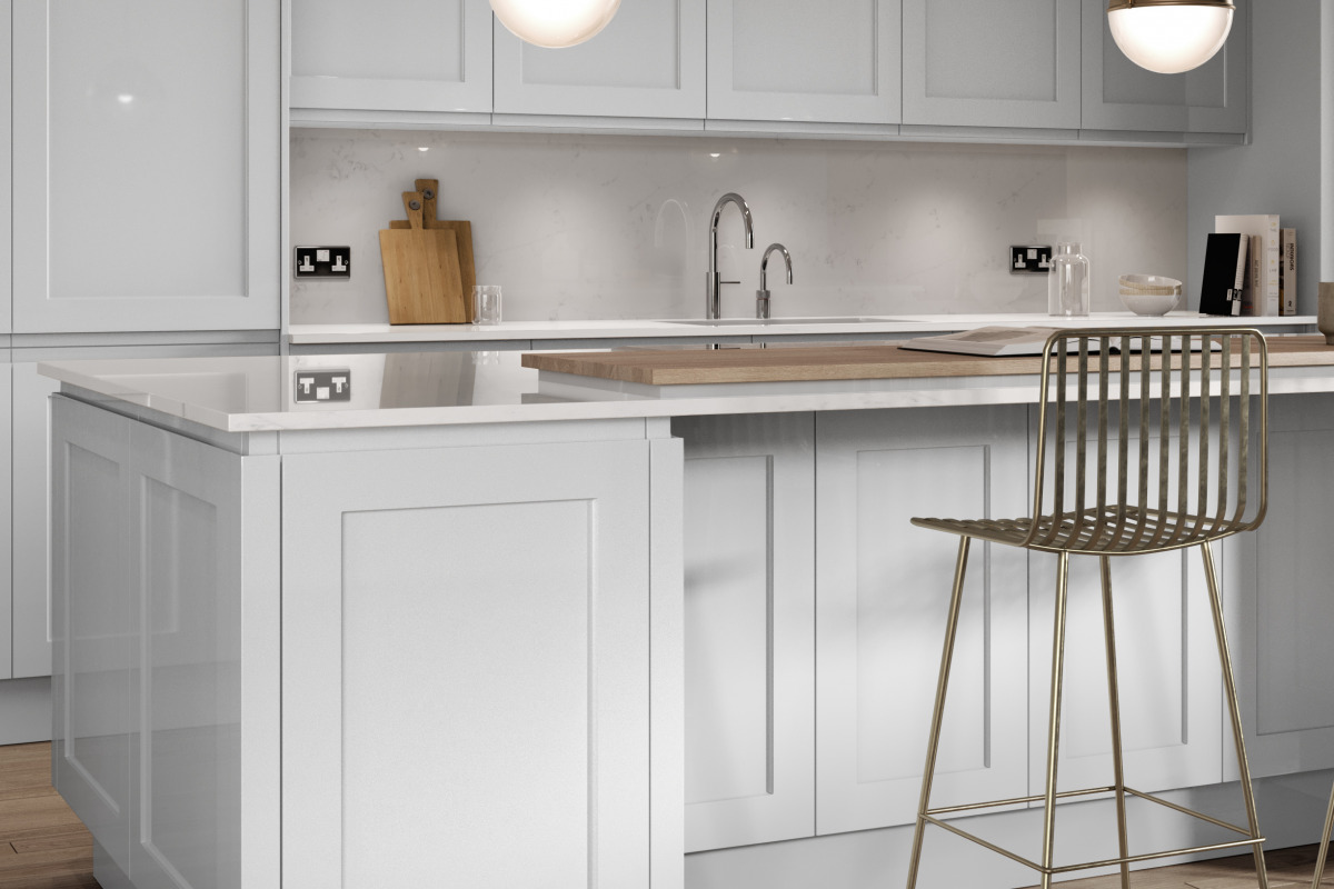 In Line Gloss White Shaker Cameo