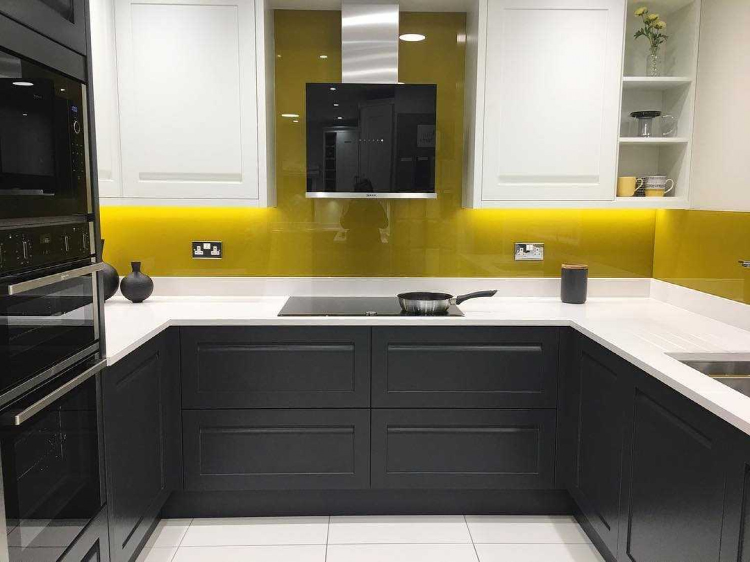 G Shaped Kitchen Cooker Cabinets