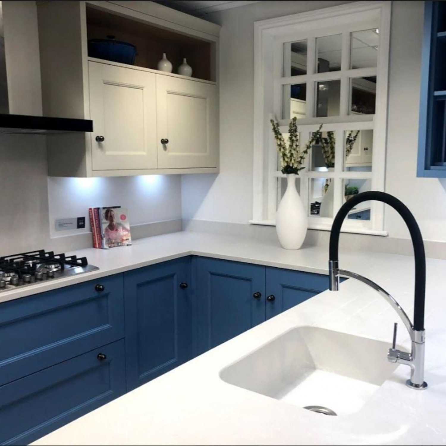 Mackintosh Lower Blue
