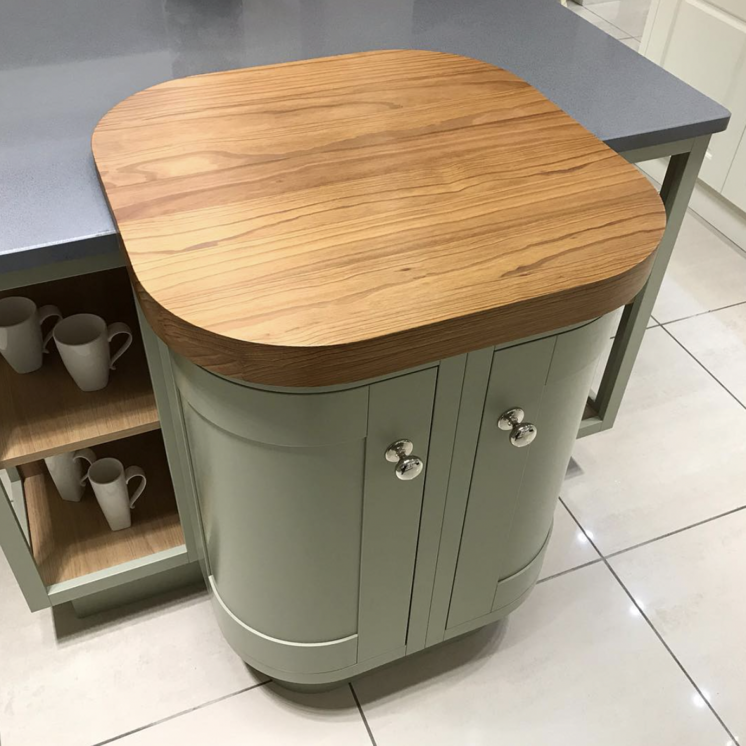 Rounded Retro Kitchen