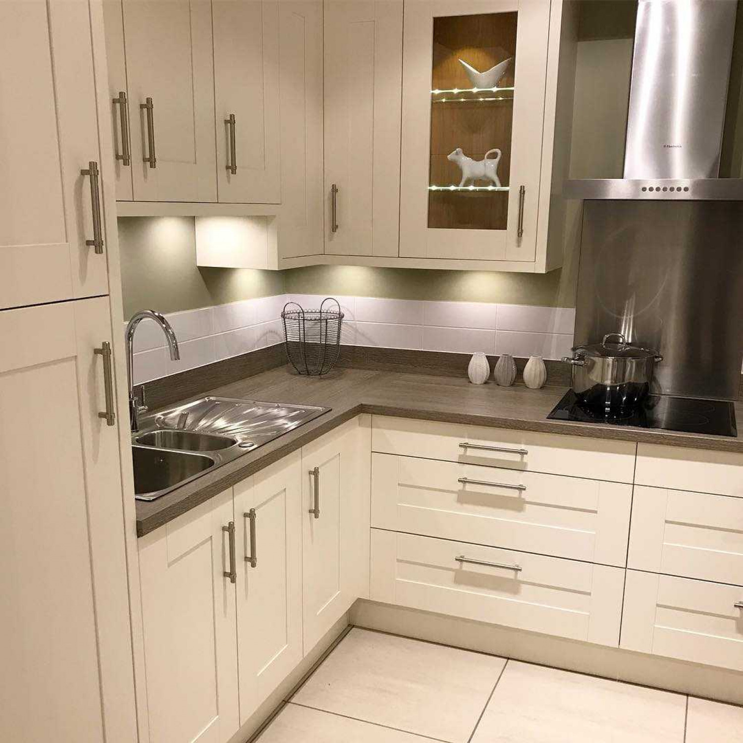 L Shaped Kitchens Choosing Units