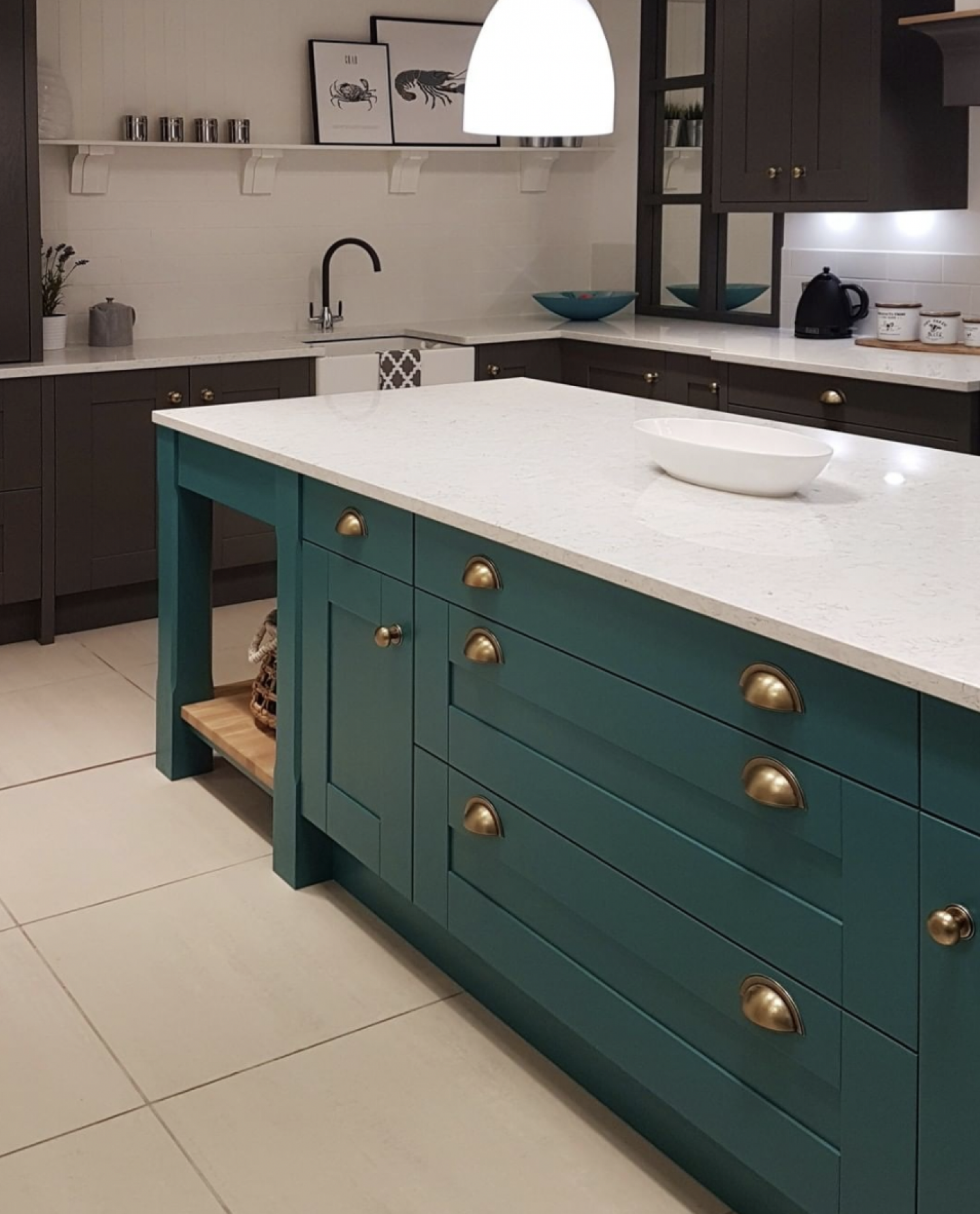 Retro Shaker Style Kitchen Cabinets